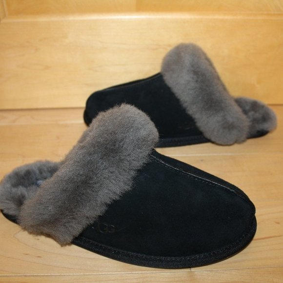 NIB UGG SCUFFETTE II WOMEN'S‎ SUEDE SLIPPERS BLACK - Picture 2 of 8